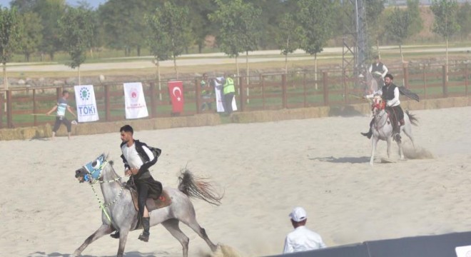  Atlı spor oyunları büyük ilgi gördü